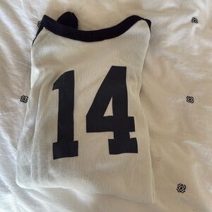I’m selling a long sleeve kind of cropped 14 shirt